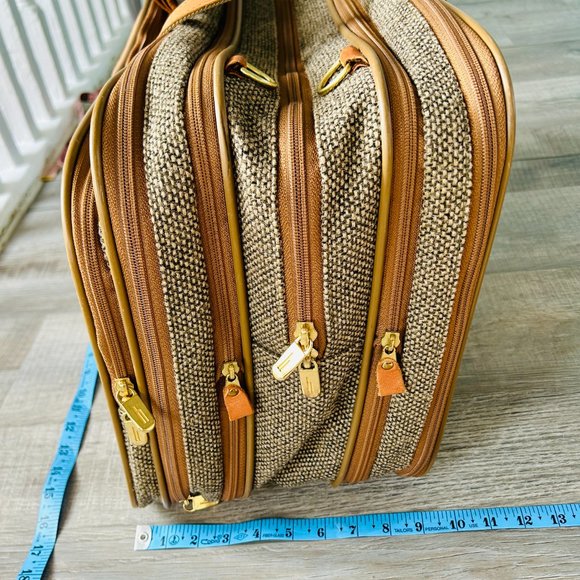 Hartmann Tweed & Leather Trim Expandable 3 Compartment Travel Bag - Picture 11 of 16